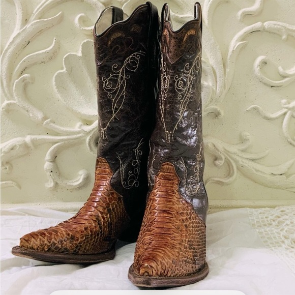 J.B. Dillon Leather Snip Toe Western Boot - Picture 2 of 10